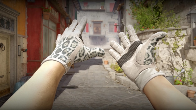 Preview image 4 of ★ Driver Gloves | Snow Leopard (Factory New)